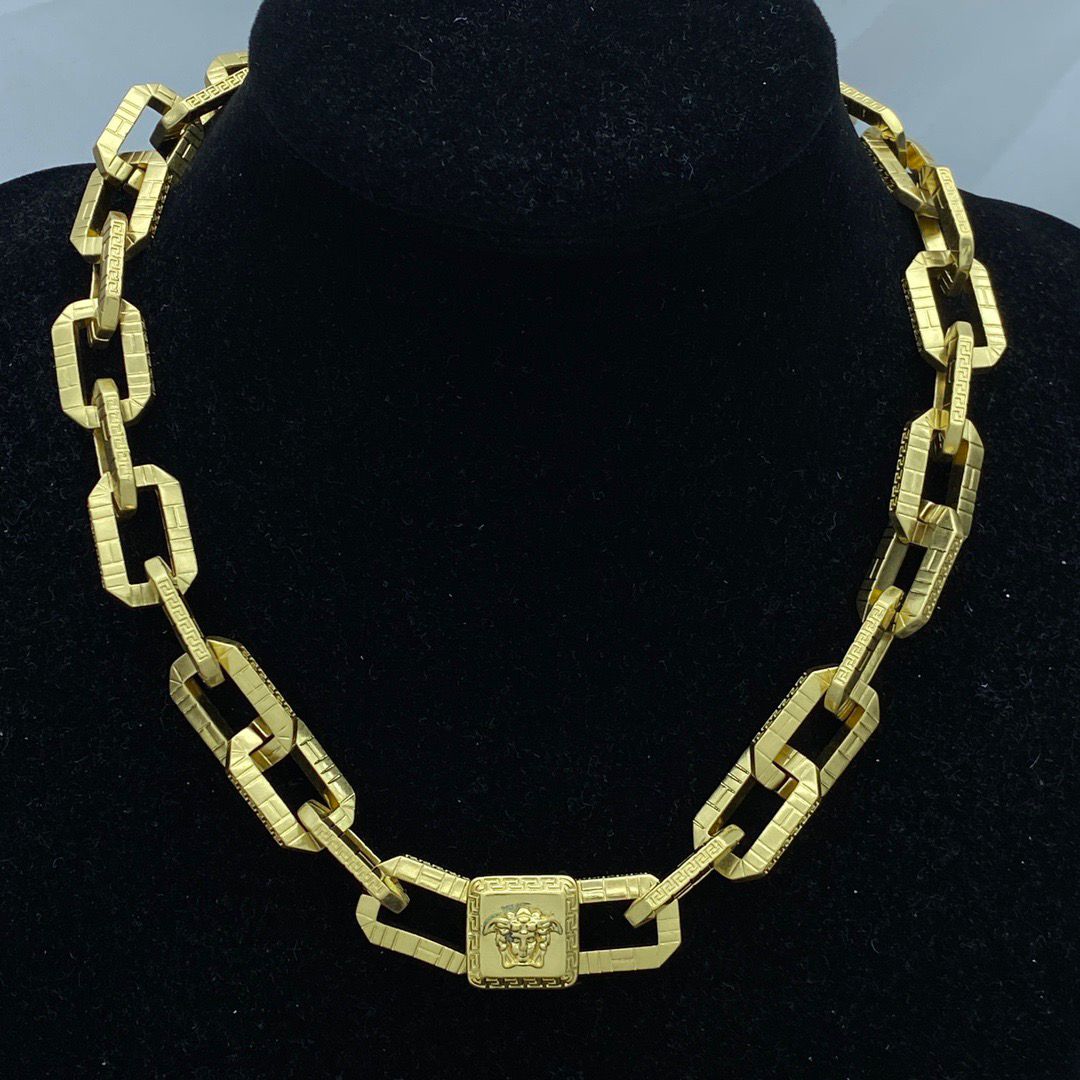 Medusa Link Chain Necklace