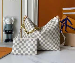 SIZE: 38 x 33 x 10 cm
