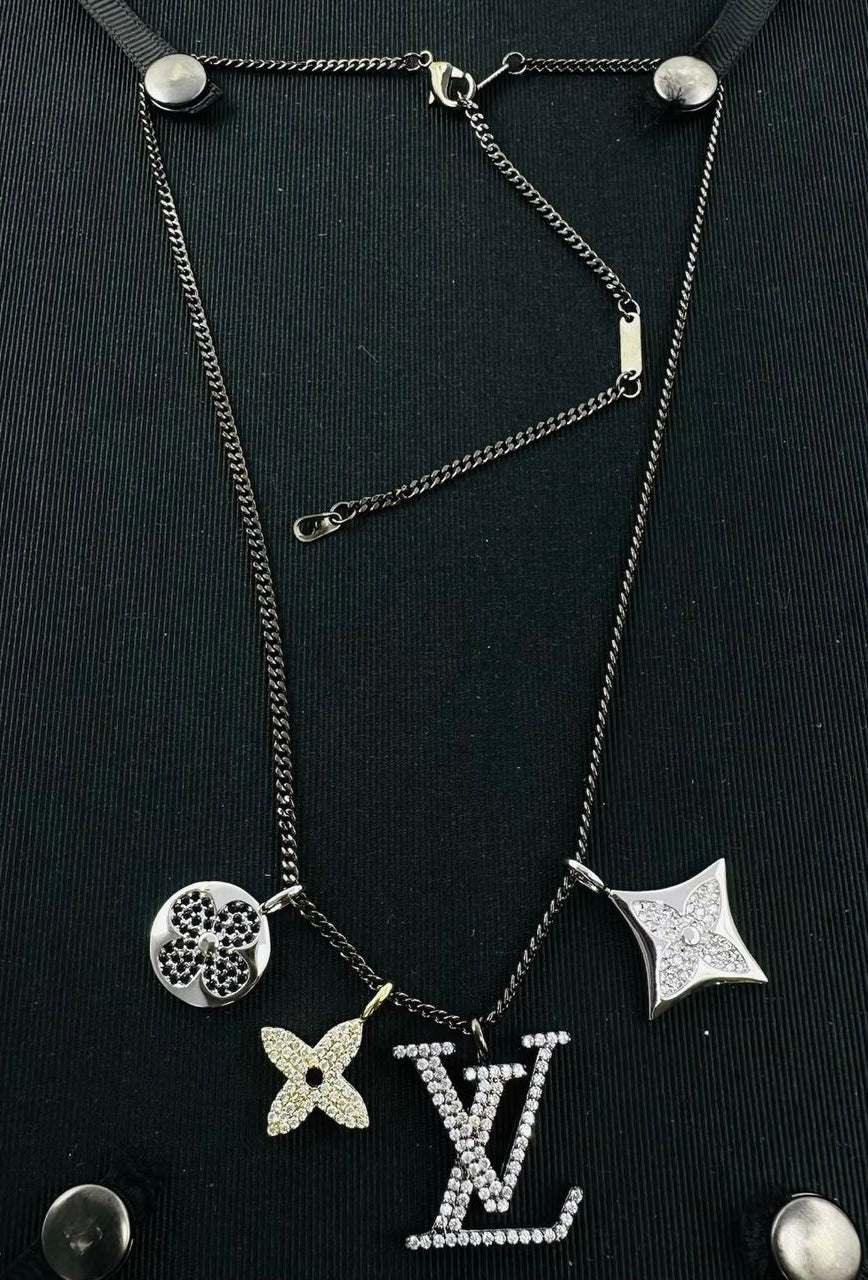 Noir Éclat Crystal Charm Necklace