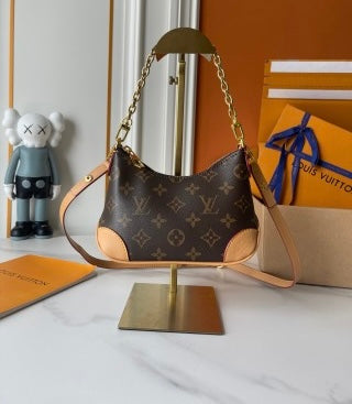 Lulu SIZE: 38 x 33