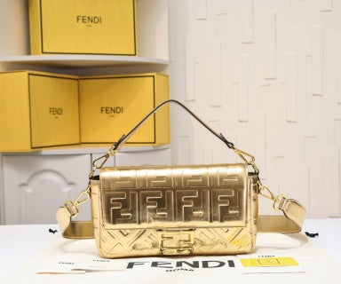 FENDI BAGUETTE IT girl Size: 26