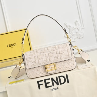 FENDI BAGUETTE IT girl Size: 26