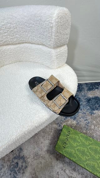 GU SANDALS 43689
