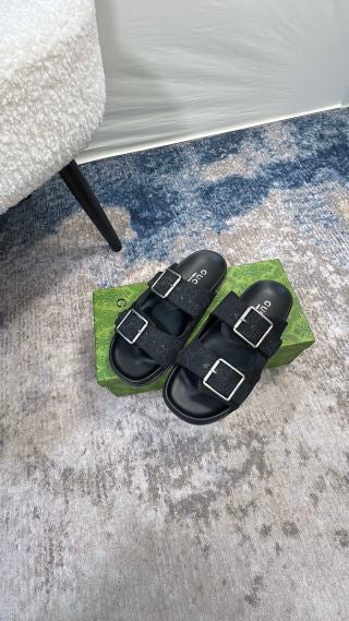 GU SANDALS 43689