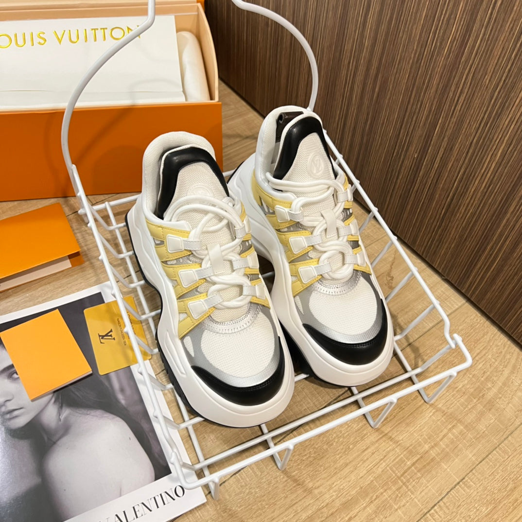 LV SNEAKERS