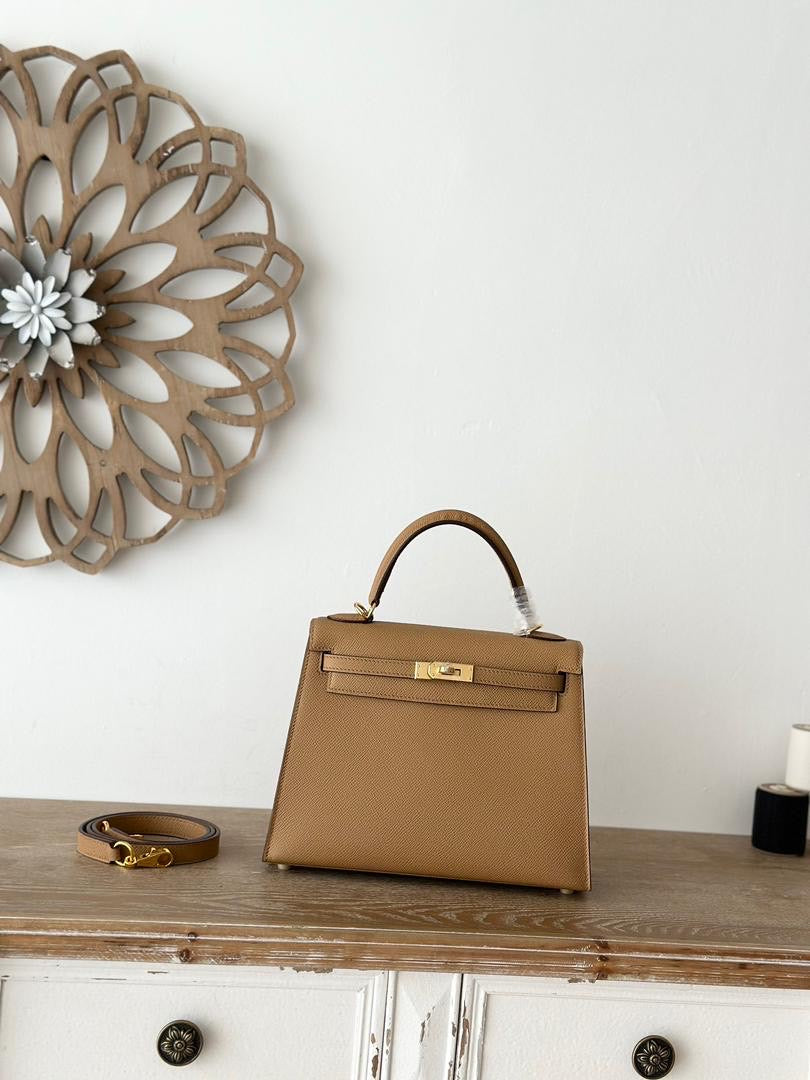 Heritage Carry – Luxury Leather Handbag